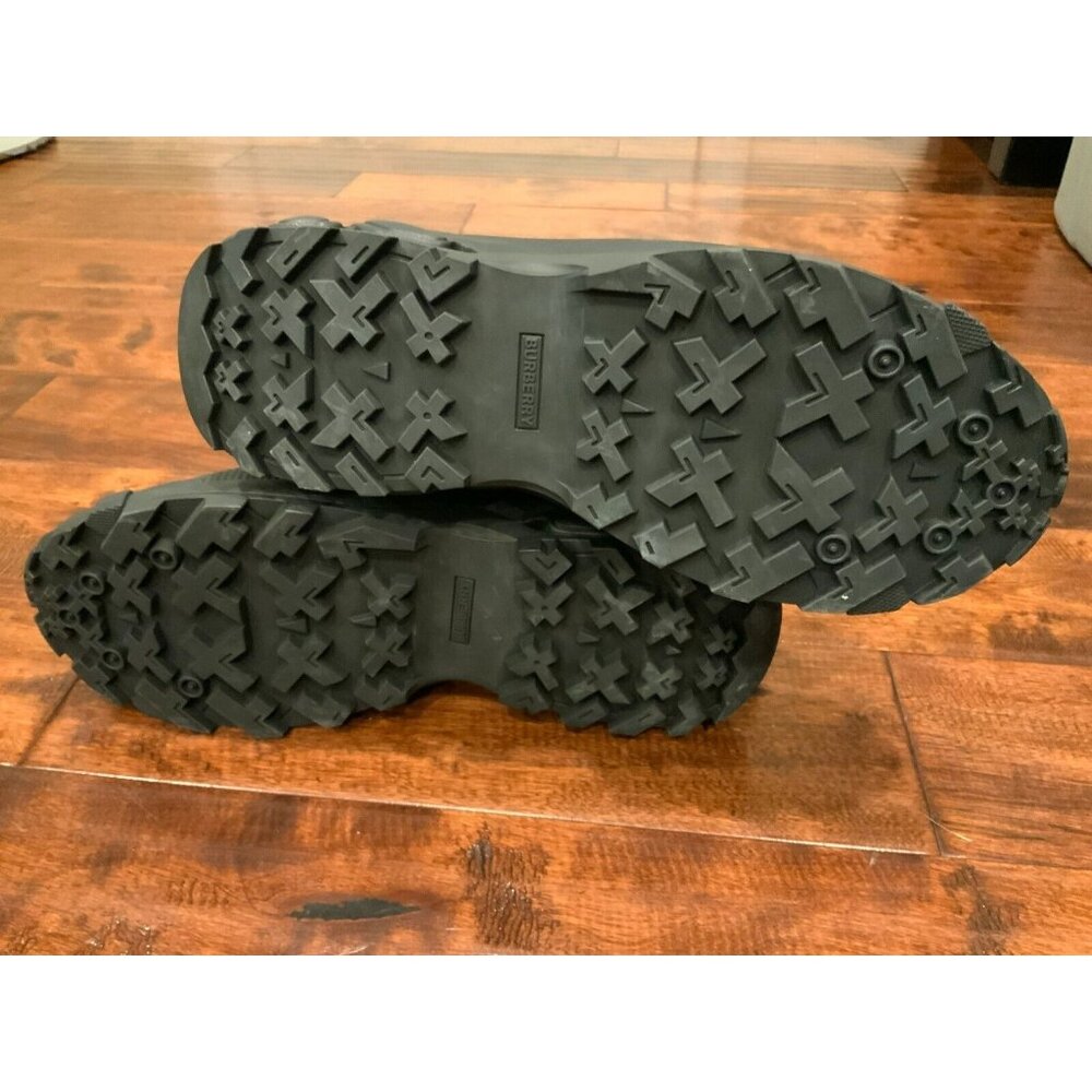Burberry Arthur Pistachio Green GOAT Exclusive Sneaker $950 Size 47 (IT) 14 (US) - Picture 11 of 11